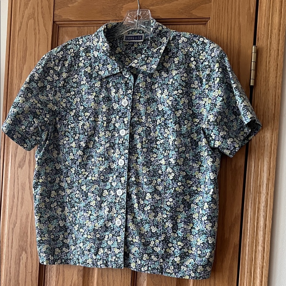 VINTAGE Erika & Co Crop Floral Button-Down